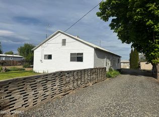 301 Youngstown Rd, Toppenish, WA 98948