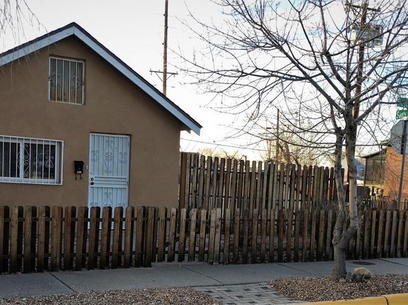 801 Edith Blvd SE