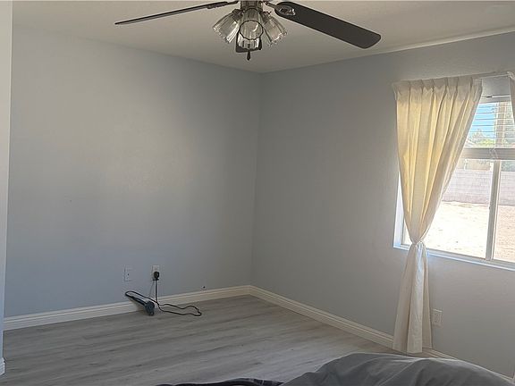 4th image of 1006 Cliffbrook Hedge Ave