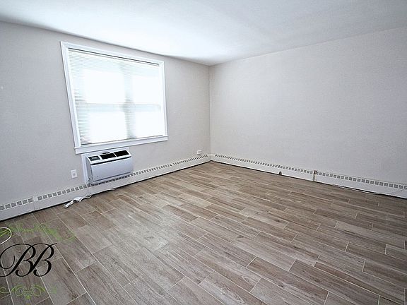 2nd image of 5710 Avenue 113 #A