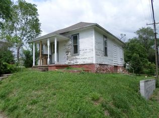 108 S 16th St, Atchison, KS 66002