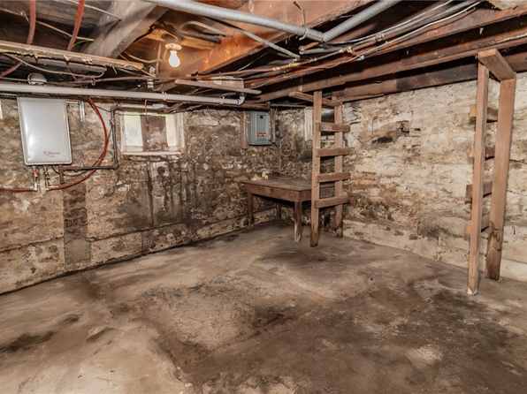 721 W Mahoning St, Punxsutawney, PA 15767