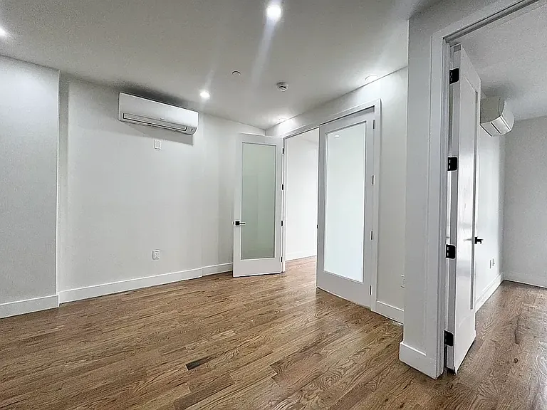 223 S 4th St #3B — Photo 5