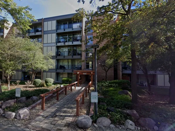 6020 Oakwood Dr APT 5E, Lisle, IL 60532