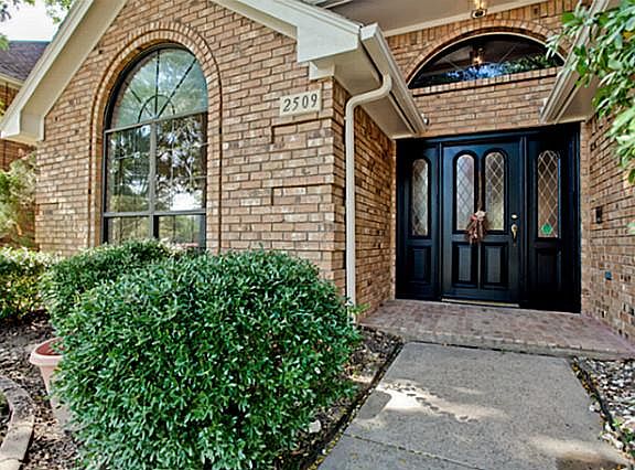 3rd image of 2509 Big Oaks Dr