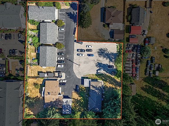 3rd image of 1031 1045 SW 122nd Street