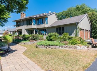 17 Revere Dr, South Barrington, IL 60010