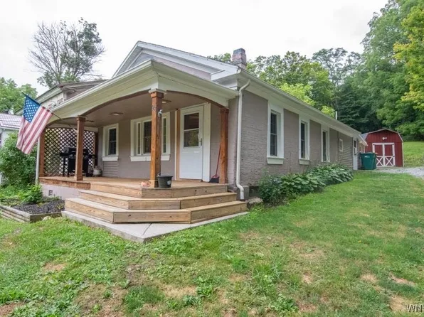 28 S Academy St, Wyoming, NY 14591