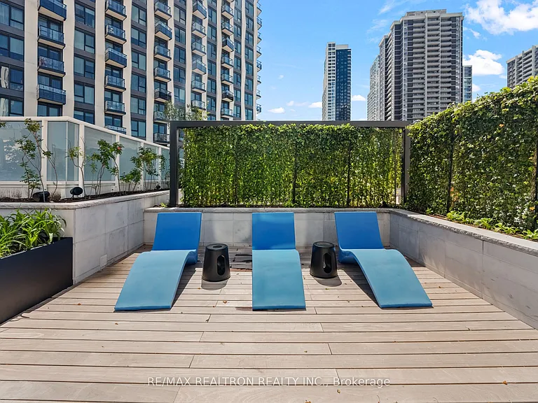 25 Cordova Ave #Penthouse 06 — Photo 36