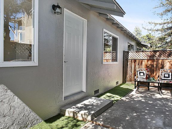5th image of 10157 Alhambra Ave