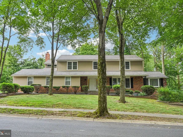 2002 Brandywood Ln, Wilmington, DE 19810