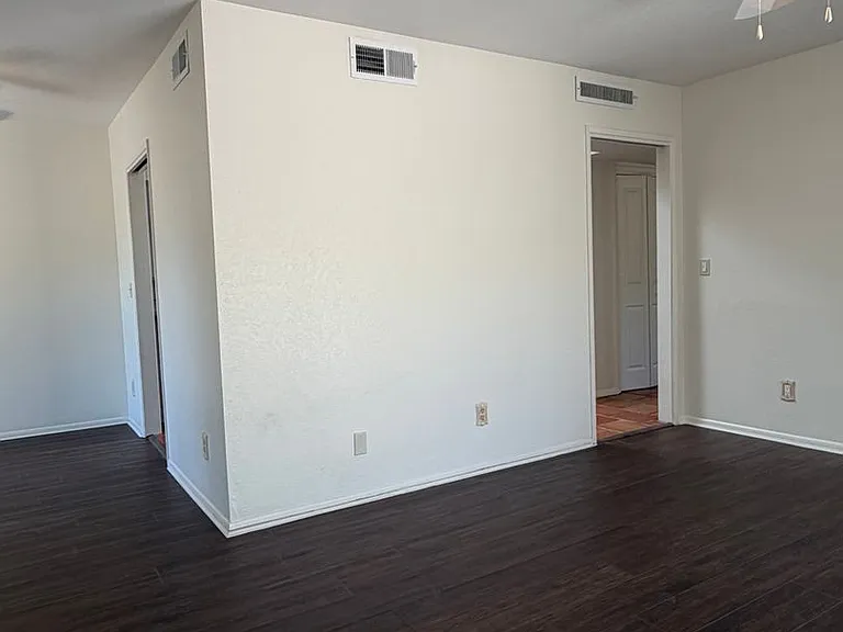 5213 N Tigua Dr — Photo 4