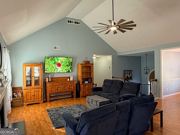 4th image of 59 Indian Hills Dr