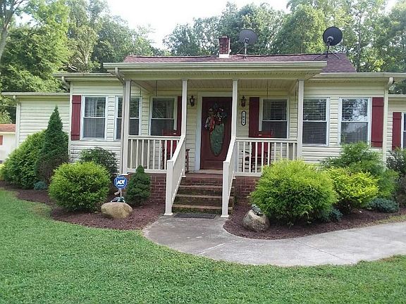 3rd image of 1044 Countryside Dr