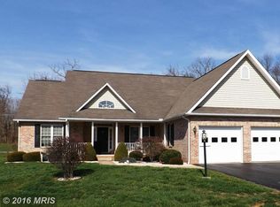 28 Colorado Ct, Falling Waters, WV 25419