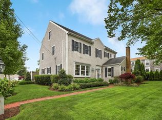 24 Fairhaven Rd, Mattapoisett, MA 02739