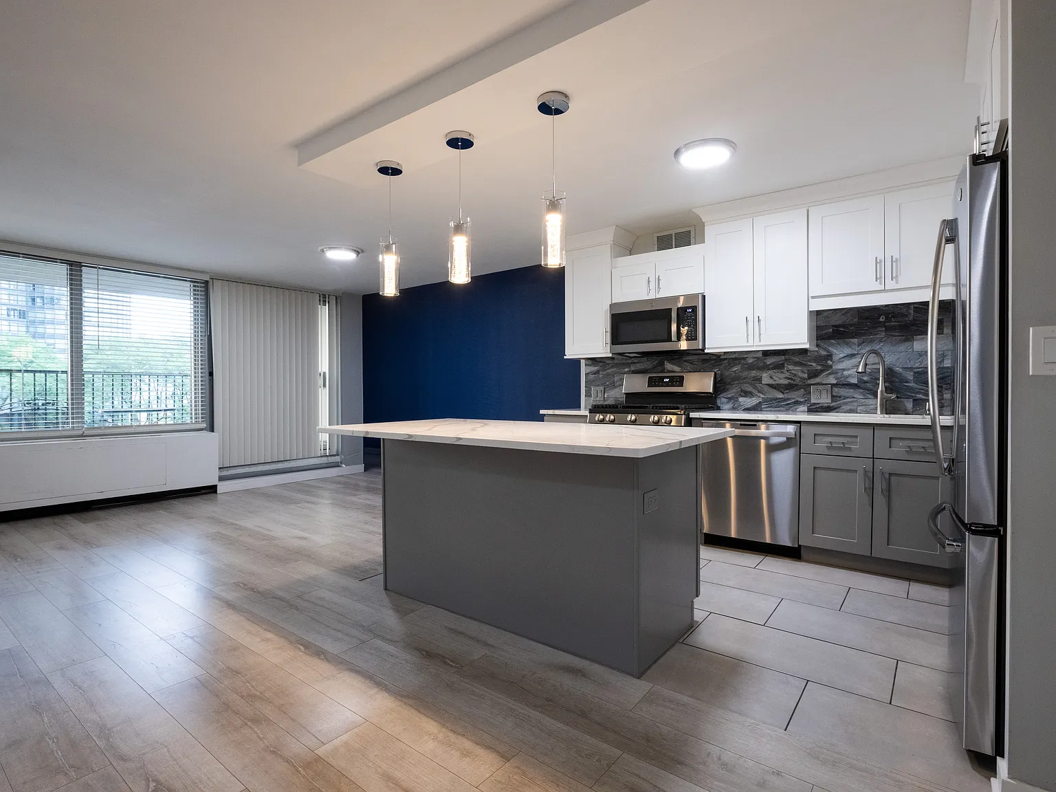 1 bed, 860 sqft, $2,700 — Photo 3