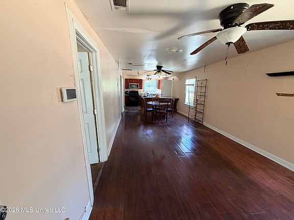 5th image of 243 Elmer St