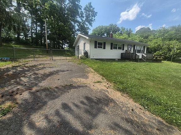 3rd image of 109 President Jackson Rd