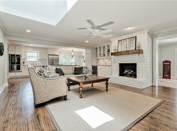 5th image of 2505 Little Creek Dr