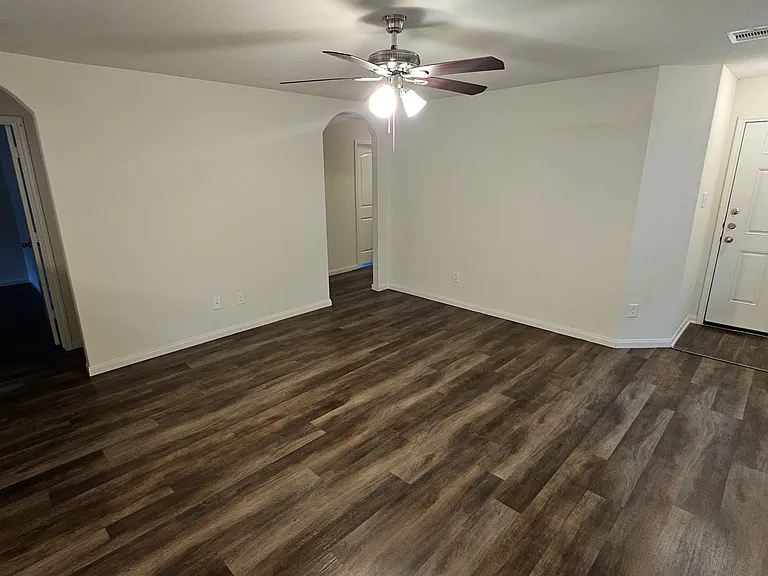 24053 Wilde Dr — Photo 3