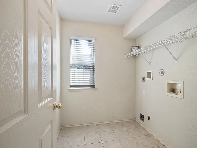 808 Flatters Way — Photo 10