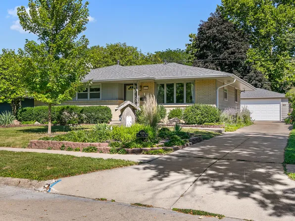 4225 43rd St, Des Moines, IA 50310