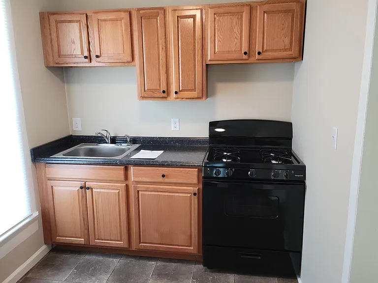 615 Pearl St #5 — Photo 4
