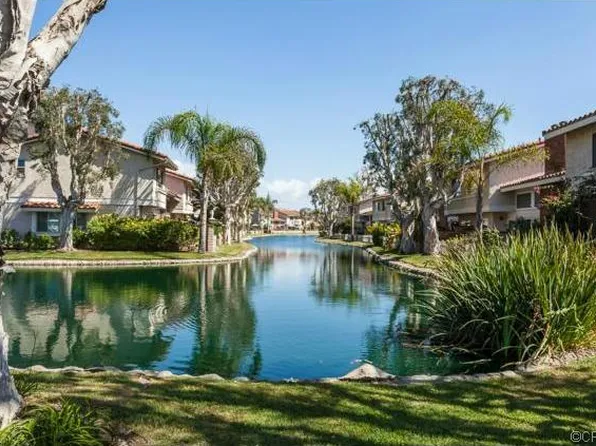 7851 Moonmist Cir, Huntington Beach, CA 92648