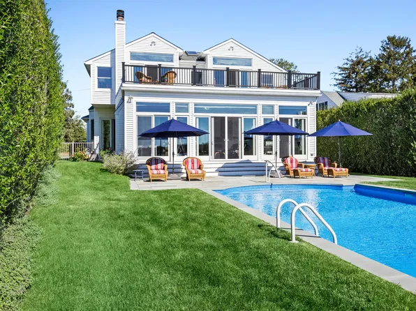 22 Old Fort Ln, Southampton, NY 11968