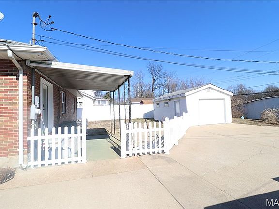 5th image of 105 Ozark Dr