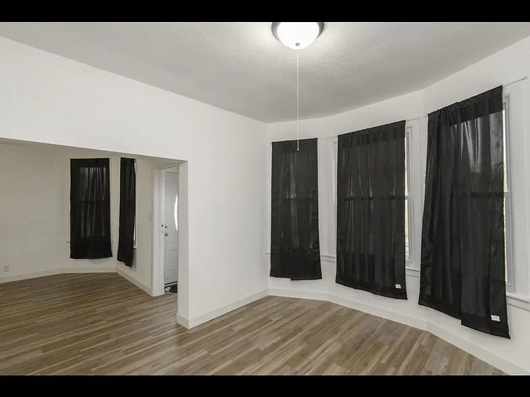 2111 S 25th St — Photo 3