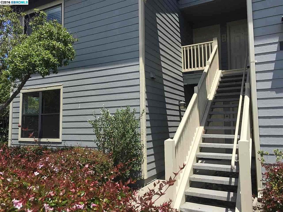 1st image of 35 Shoreline Ct