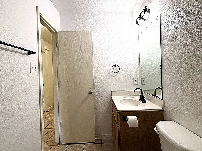 1304 Cinch Dr #B — Photo 12