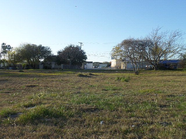1st image of 5120 Thomas Dr