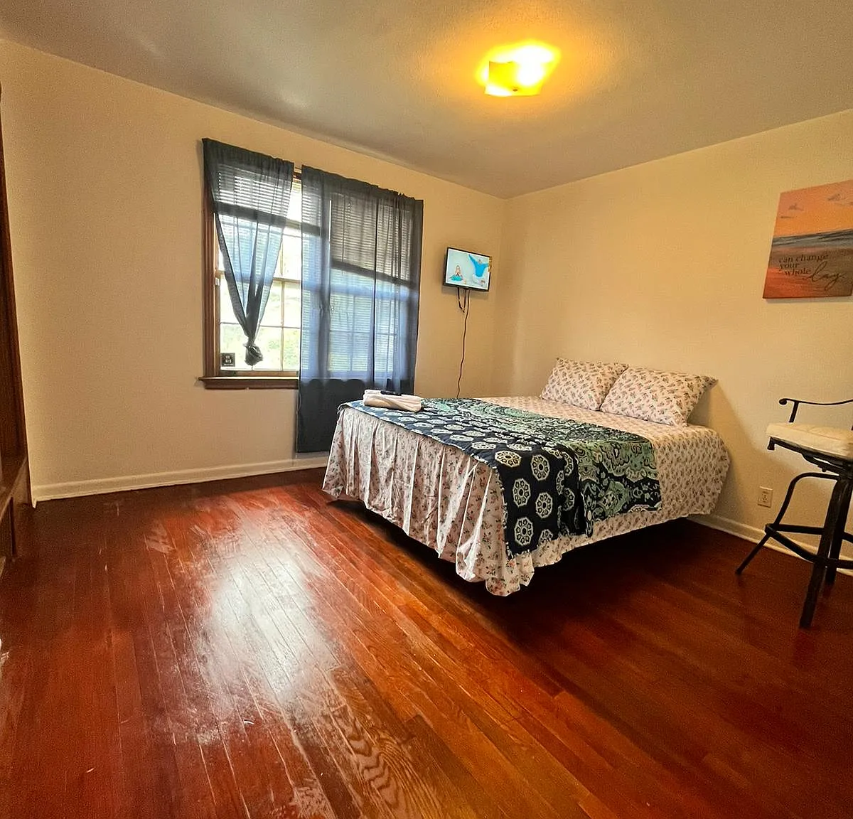 4 bed, 1960 sqft, $2,180 — Photo 4