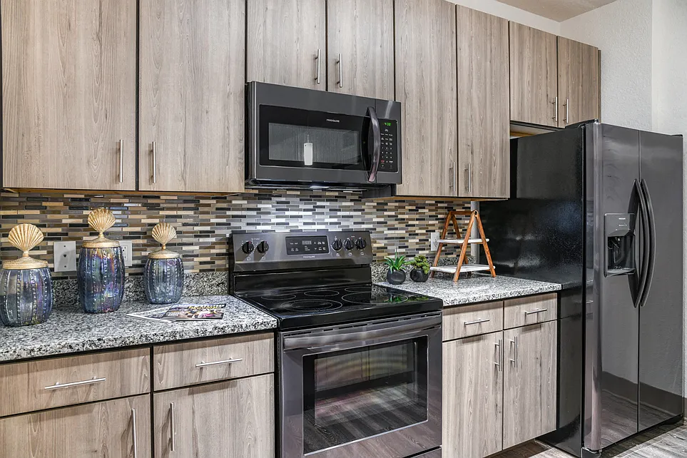 Centre Pointe Apartments — Photo 4