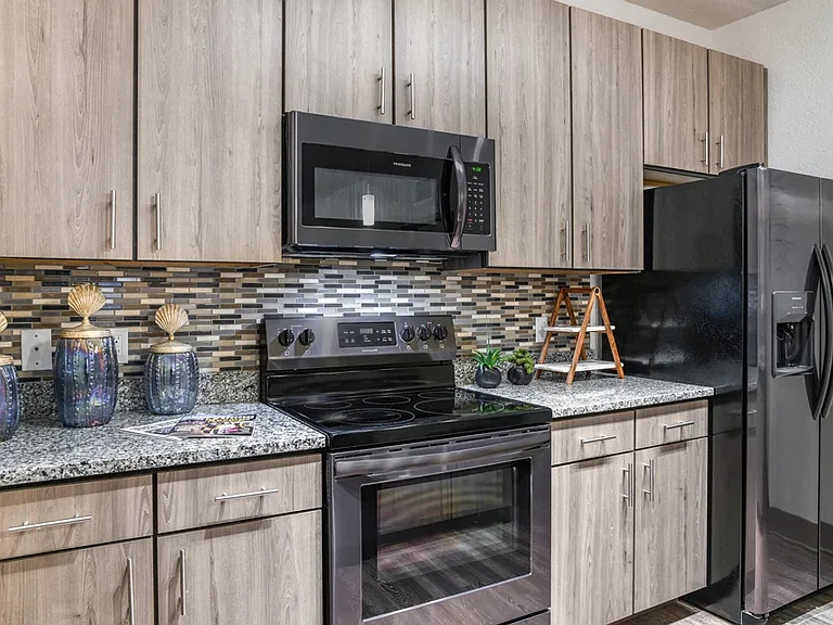 Centre Pointe Apartments — Photo 4