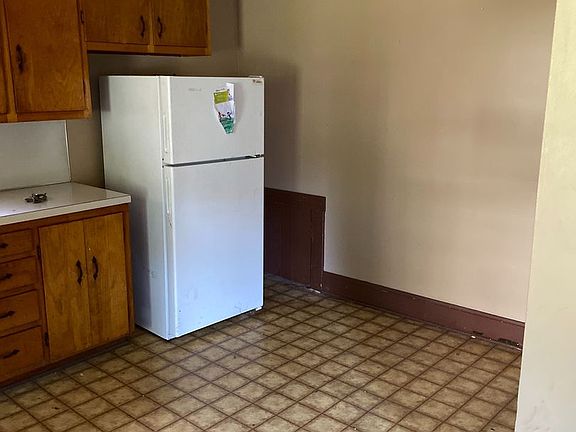 2nd image of 691 S Irvine Ave APT 1