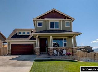925 Pebble Mountain Dr, Mills, WY 82604