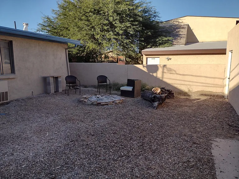 Backyard firepit