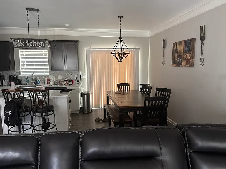 10906 Thiel Ct — Photo 5