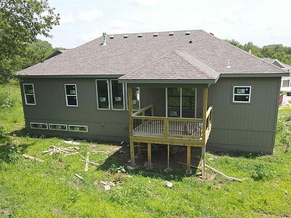 5th image of 108 Johnson Cir