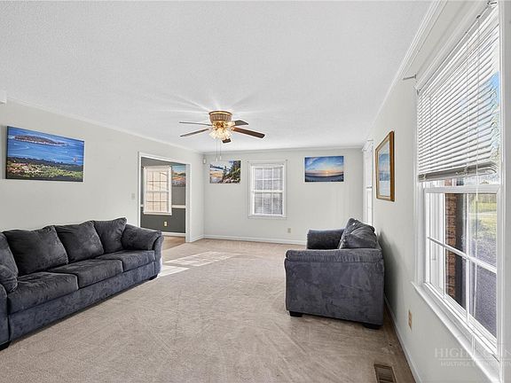 5th image of 708 NE Wilmore Street