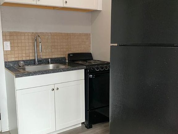5th image of 2624 4th St S APT 3