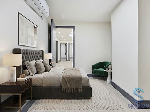 4th image of 2412 Pacific St #2C