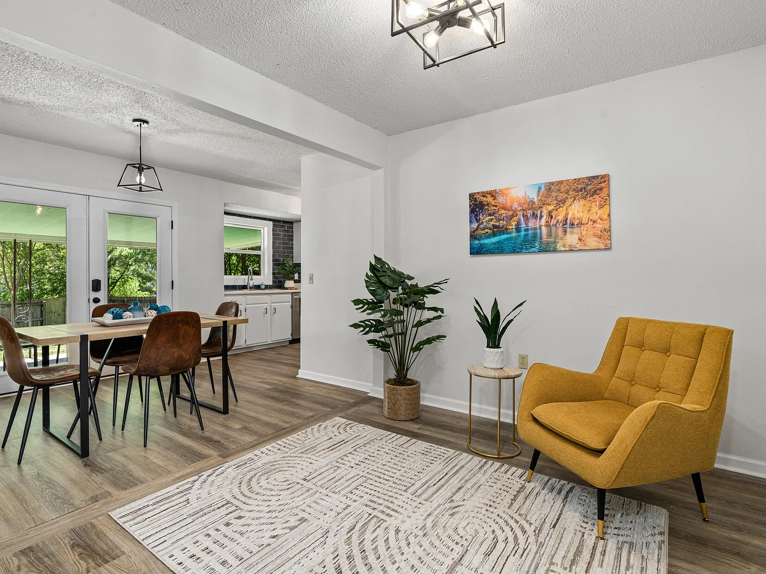 4 bed, 3.0 bath, 2193 sqft, $776 — Photo 4