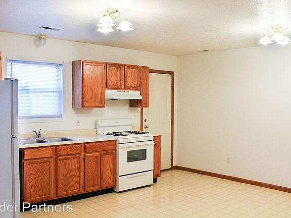 2nd image of 806-A S South St