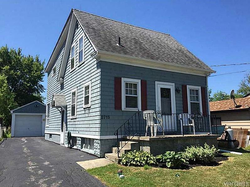 1st image of 2715 Lakewood Ave