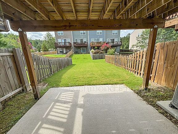 5th image of 1404 Whitehurst Way